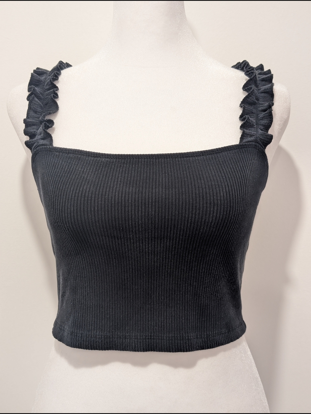 Sunday Best Black Ribbed Crop Top with Ruffled Straps - Picture 5 of 12